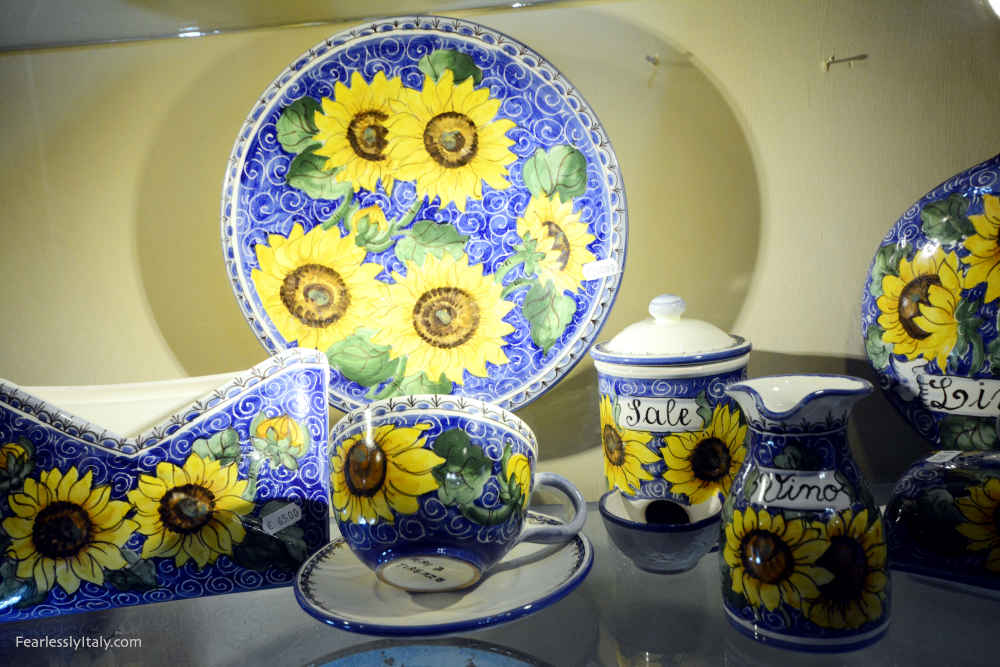 Image: Ceramics one of the best gifts to buy in Italy