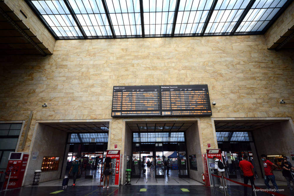 Image: Ticket machines at Firenze Santa Maria Novella train station