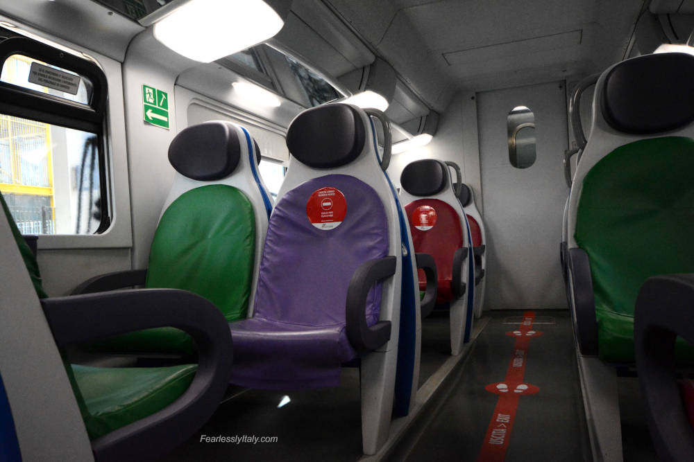 Image: Seats of a Rome train